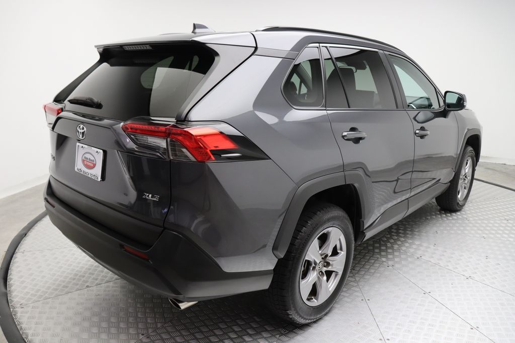 2023 Toyota RAV4 XLE 8