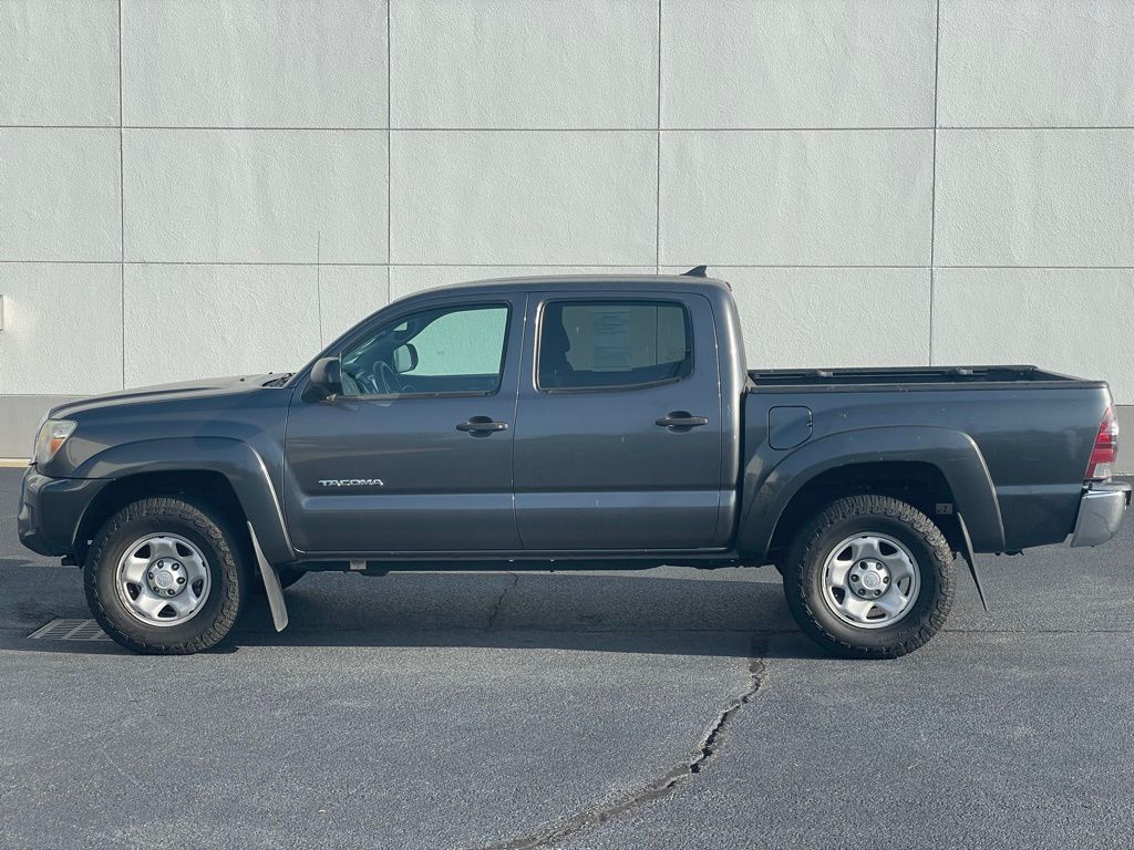 Thumbnail: 2015 Toyota Tacoma - 2