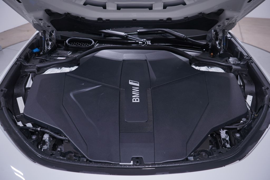 2024 BMW i7 eDrive50 24