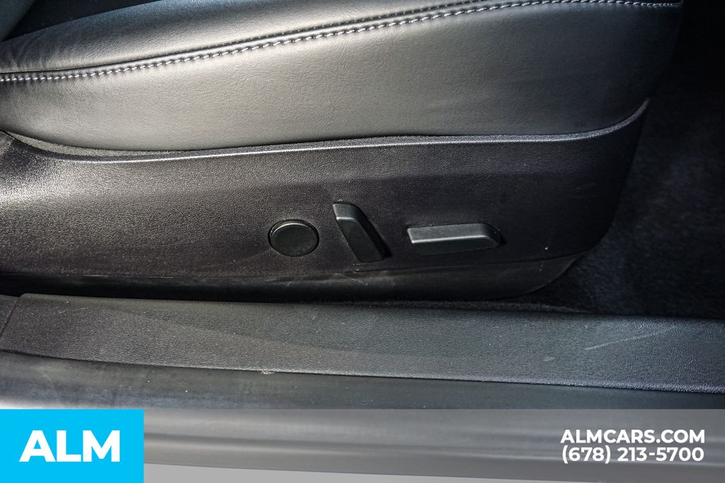 Used 2018  Tesla Long Range image 45