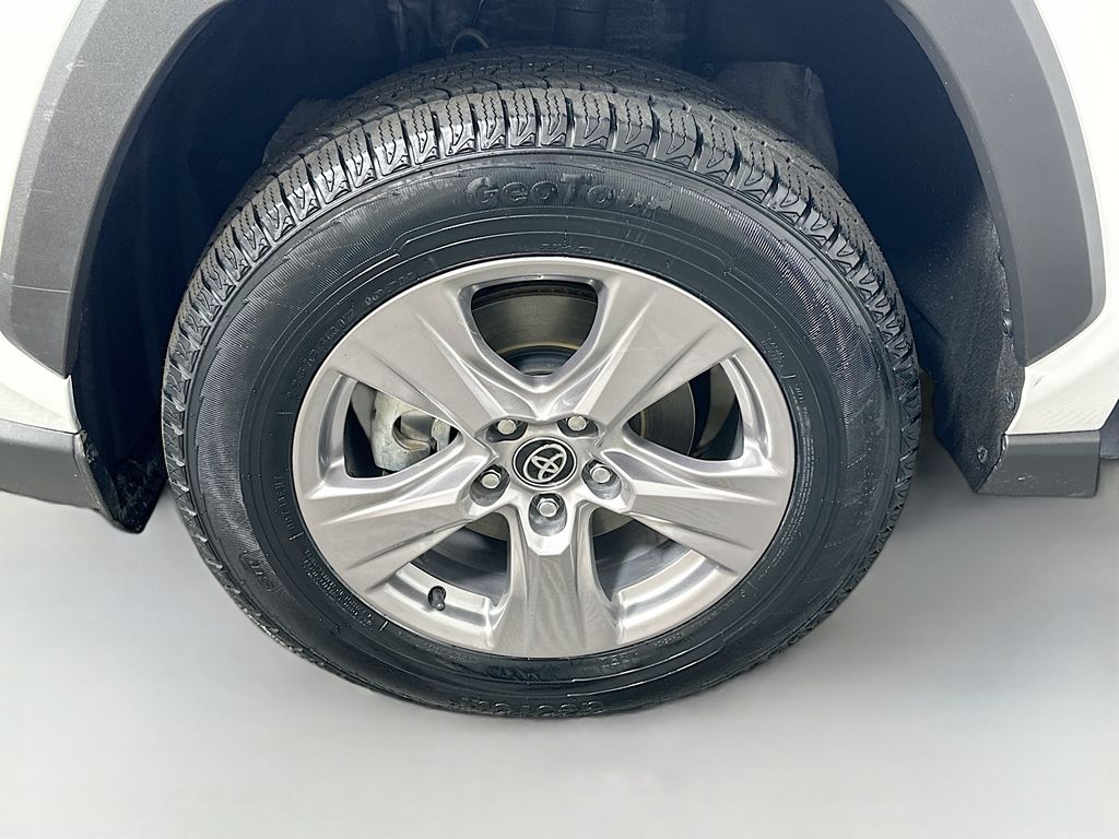 Thumbnail: 2024 Toyota RAV4 - 31