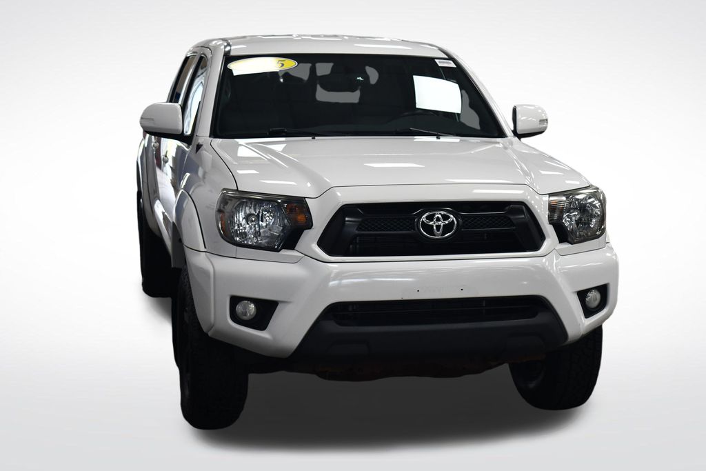 Thumbnail: 2015 Toyota Tacoma - 3