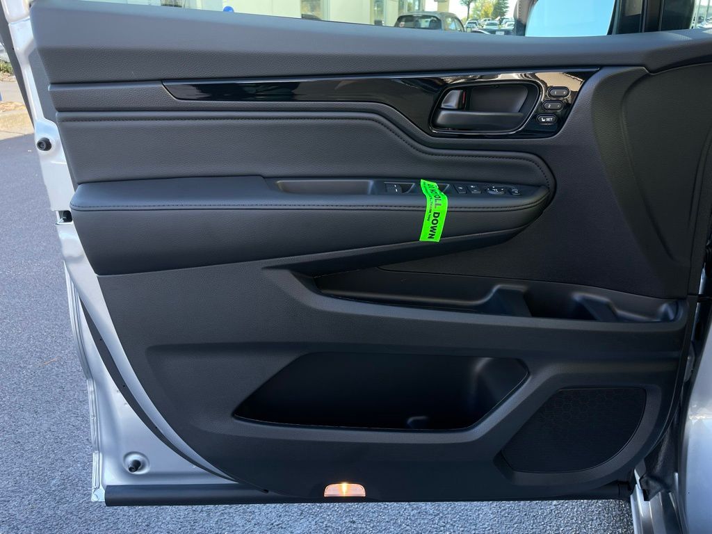 Thumbnail: 2026 Honda Odyssey - 25