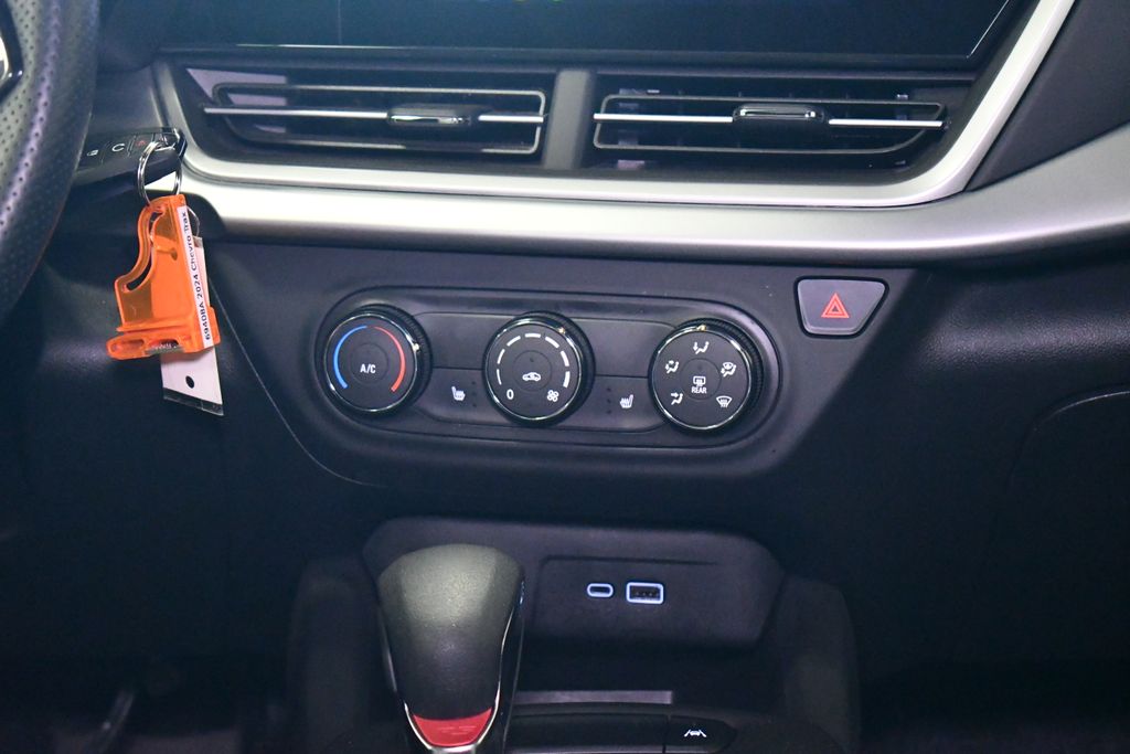 Thumbnail: 2024 Chevrolet Trax - 19