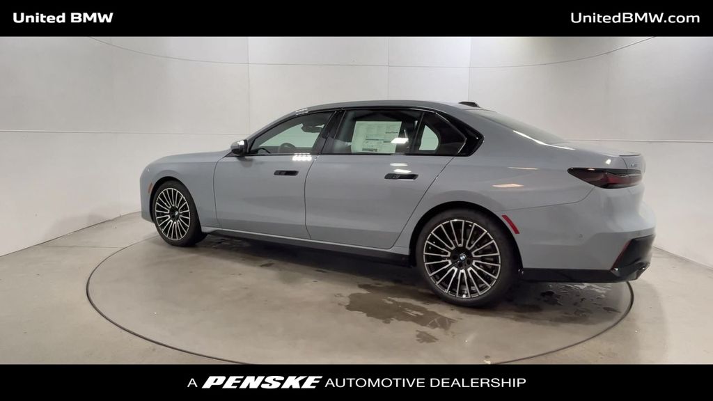 Thumbnail: 2026 BMW 7 Series - 6