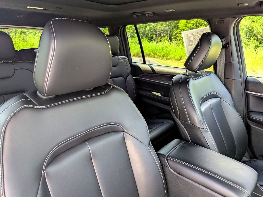 Used Car 2025 Jeep Grand Cherokee L  Wagon 4 Dr. Limited Four Wheel Drive For Sale In Taylor, Texas