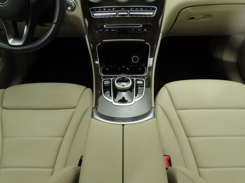 Thumbnail: 2019 Mercedes-Benz GLC - 16