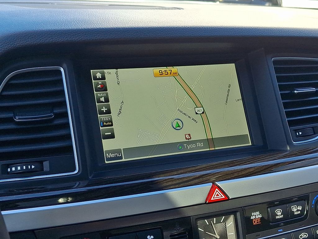 Thumbnail: 2015 Hyundai Genesis - 17