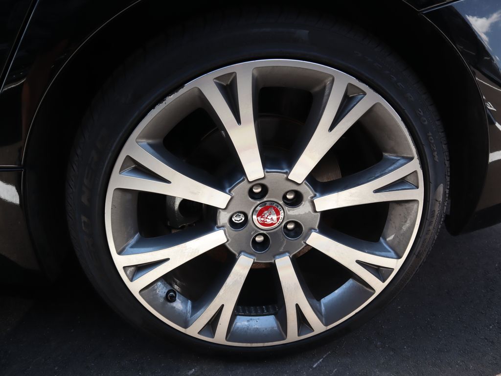 2017 Jaguar XJ XJL Portfolio 16