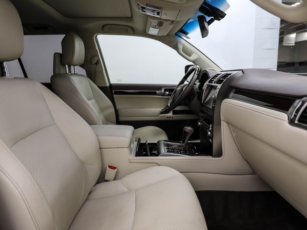 2014 Lexus GX 460 Luxury 31