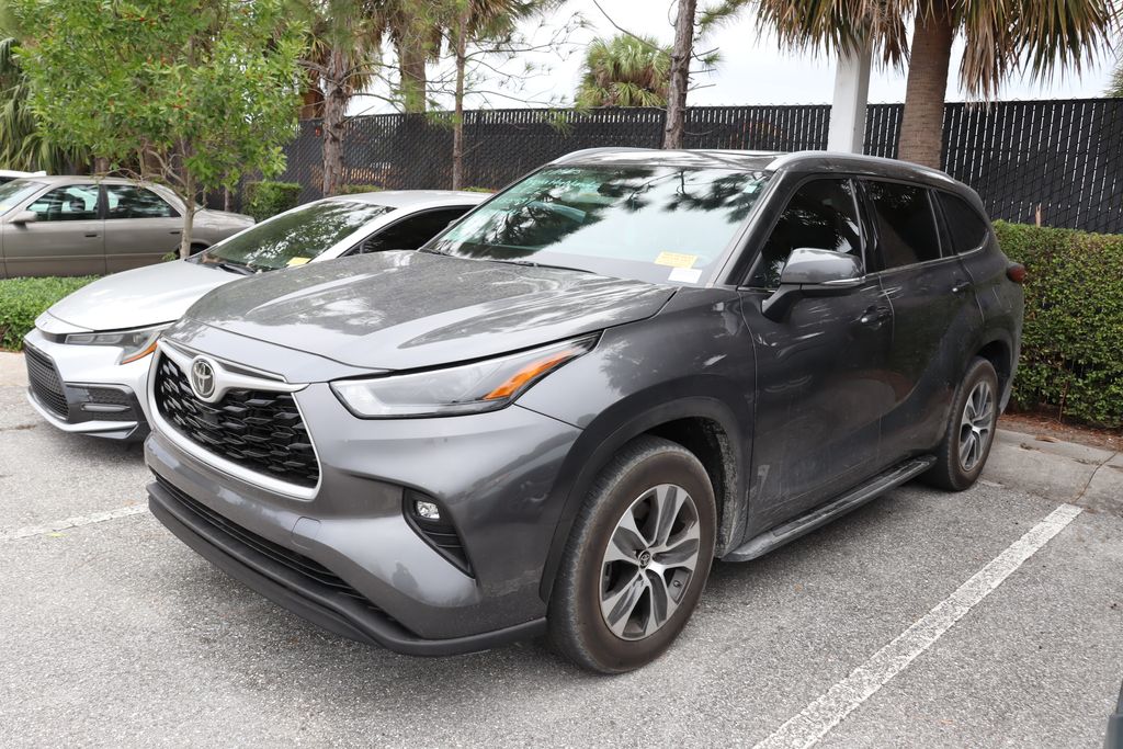 2022 Toyota Highlander XLE -
                West Palm Beach, FL