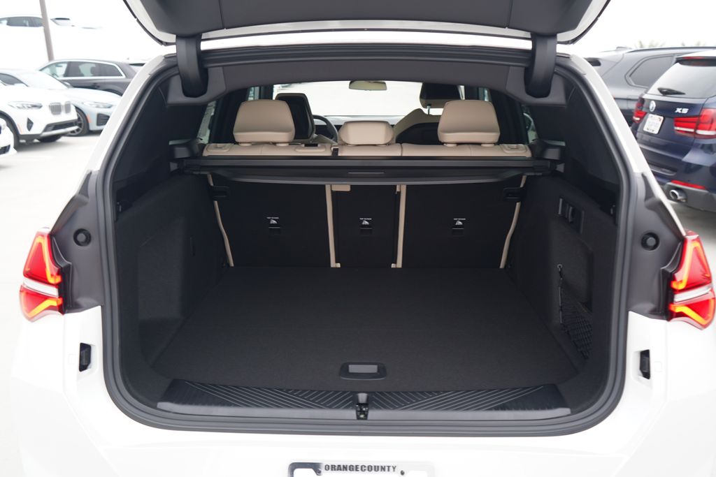 Thumbnail: 2026 BMW X3 - 19