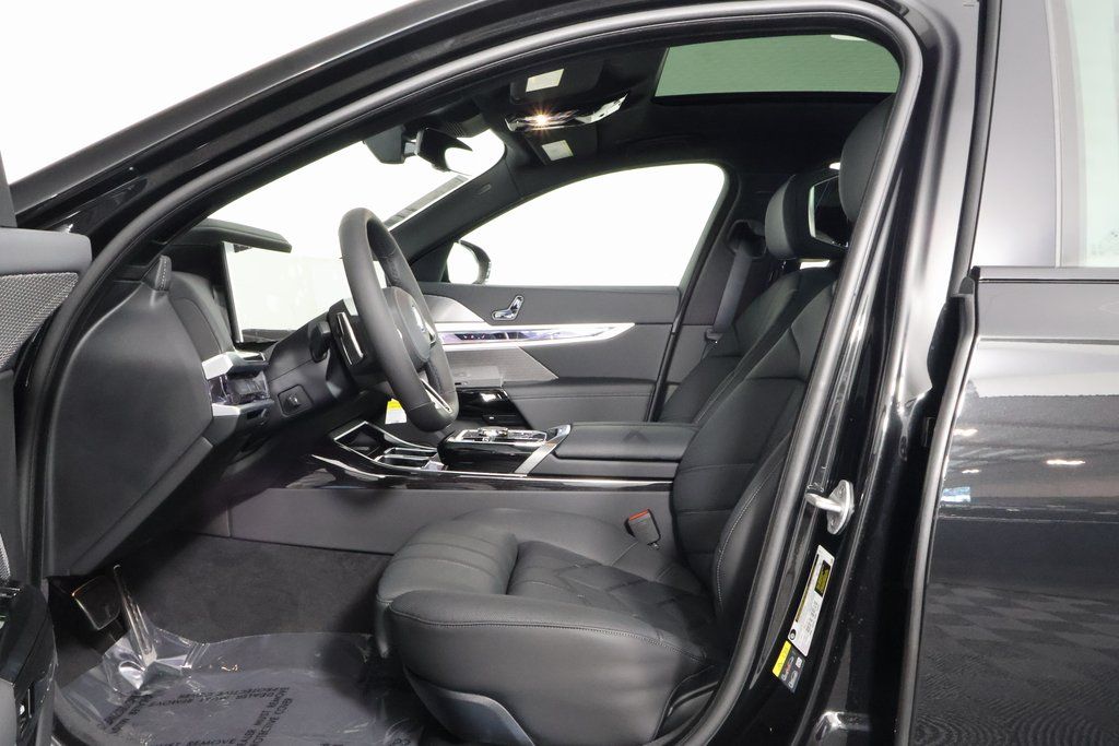 Thumbnail: 2026 BMW i7 - 5