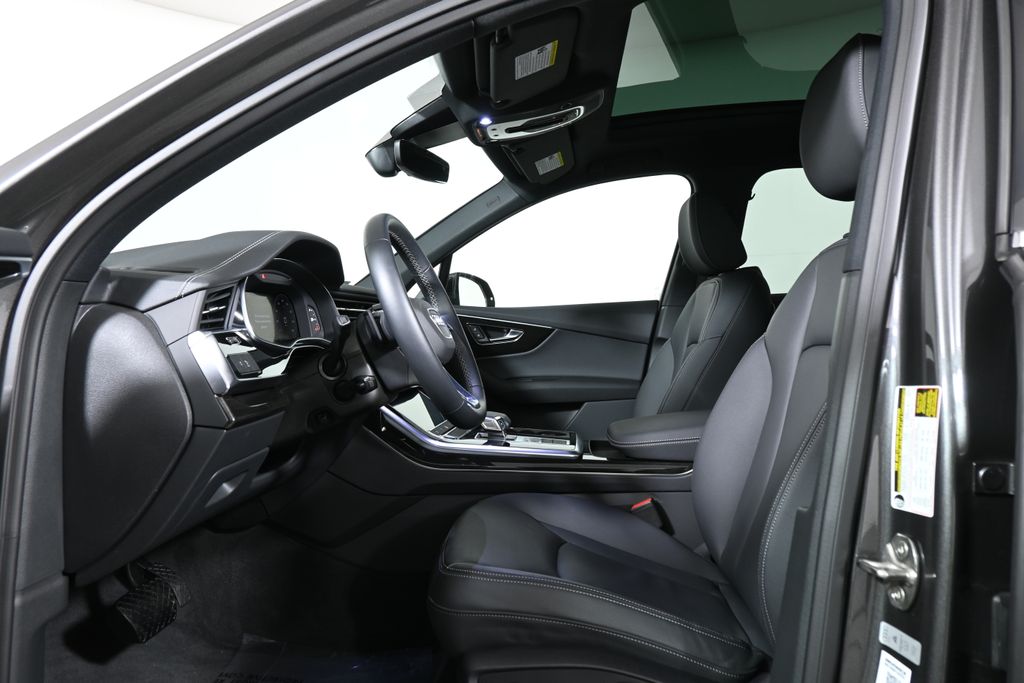 Thumbnail: 2025 Audi Q7 - 3