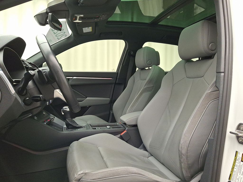 Thumbnail: 2022 Audi Q3 - 13