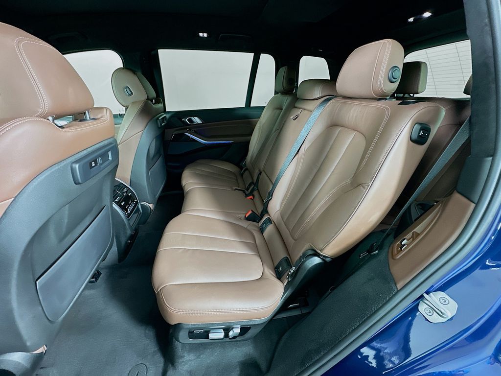 Thumbnail: 2020 BMW X7 - 25