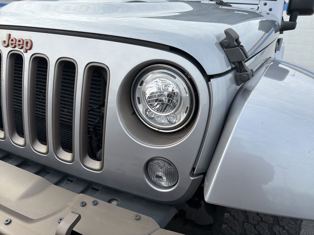 Thumbnail: 2017 Jeep Wrangler - 9