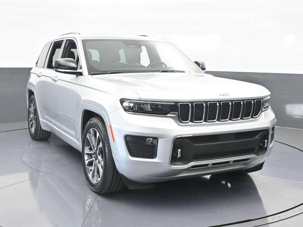 Used 2024 Silver Zynith Jeep Overland image 9