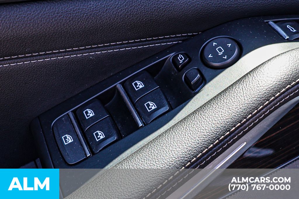 Used 2020 Black BMW M50i image 53