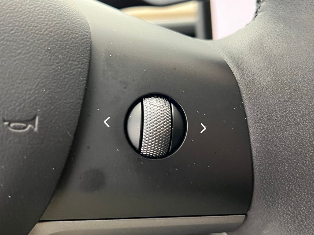 Thumbnail: 2023 Tesla Model 3 - 8