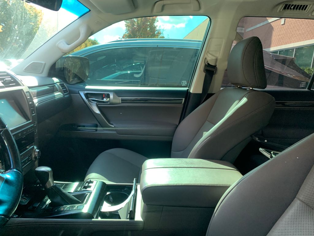 Thumbnail: 2020 Lexus GX - 4