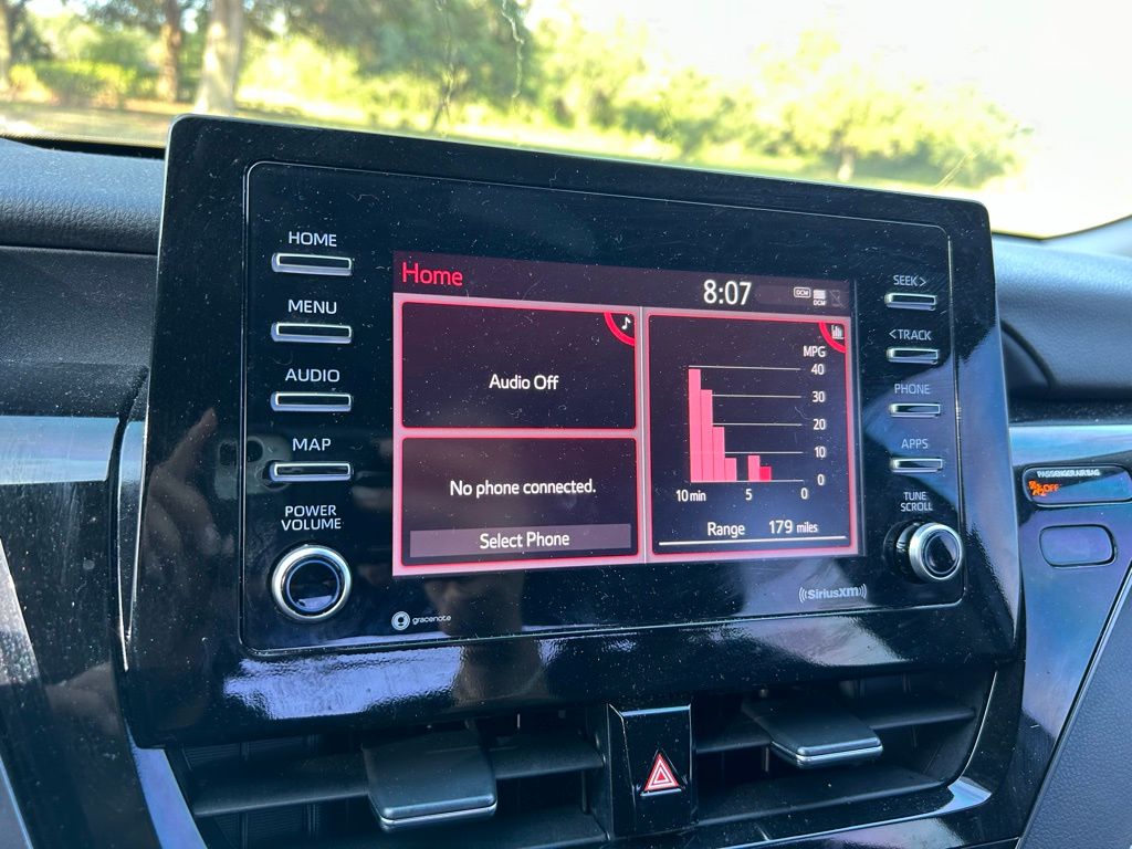 2023 Toyota Camry SE 24