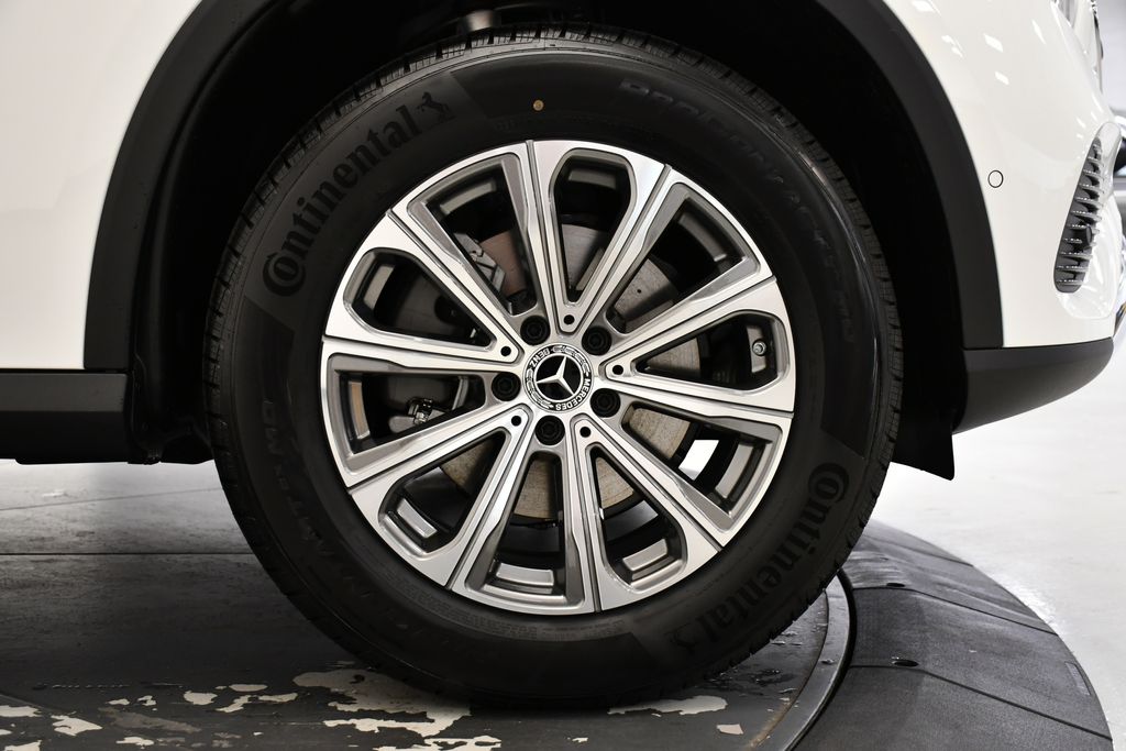 Thumbnail: 2026 Mercedes-Benz GLC - 16