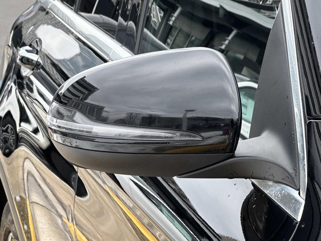 Thumbnail: 2016 Mercedes-Benz GLC - 6