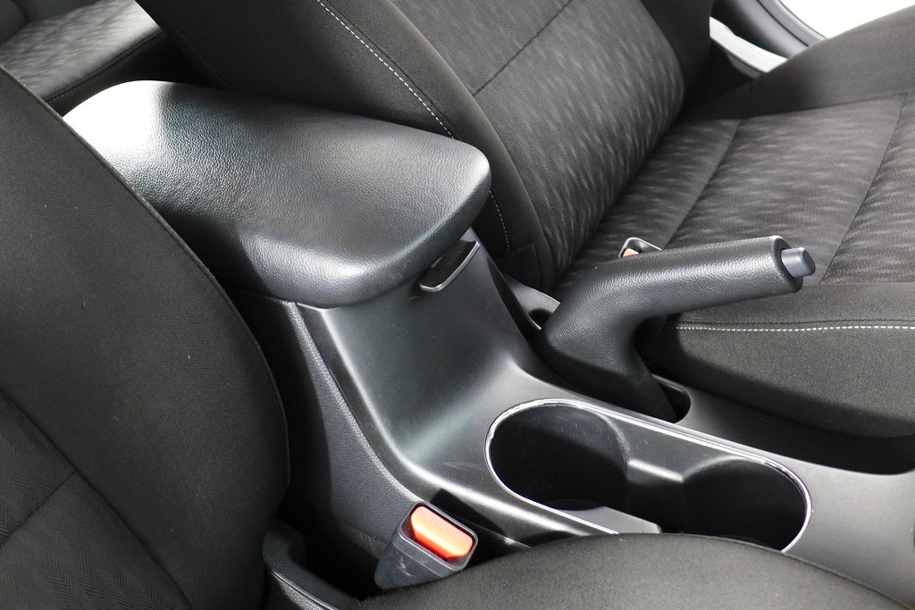 Thumbnail: 2016 Kia Forte - 16