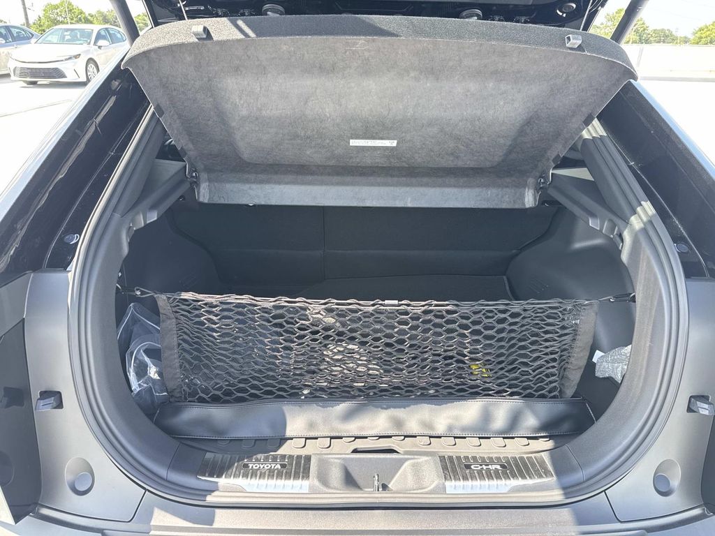 2026 Toyota C-HR - 7