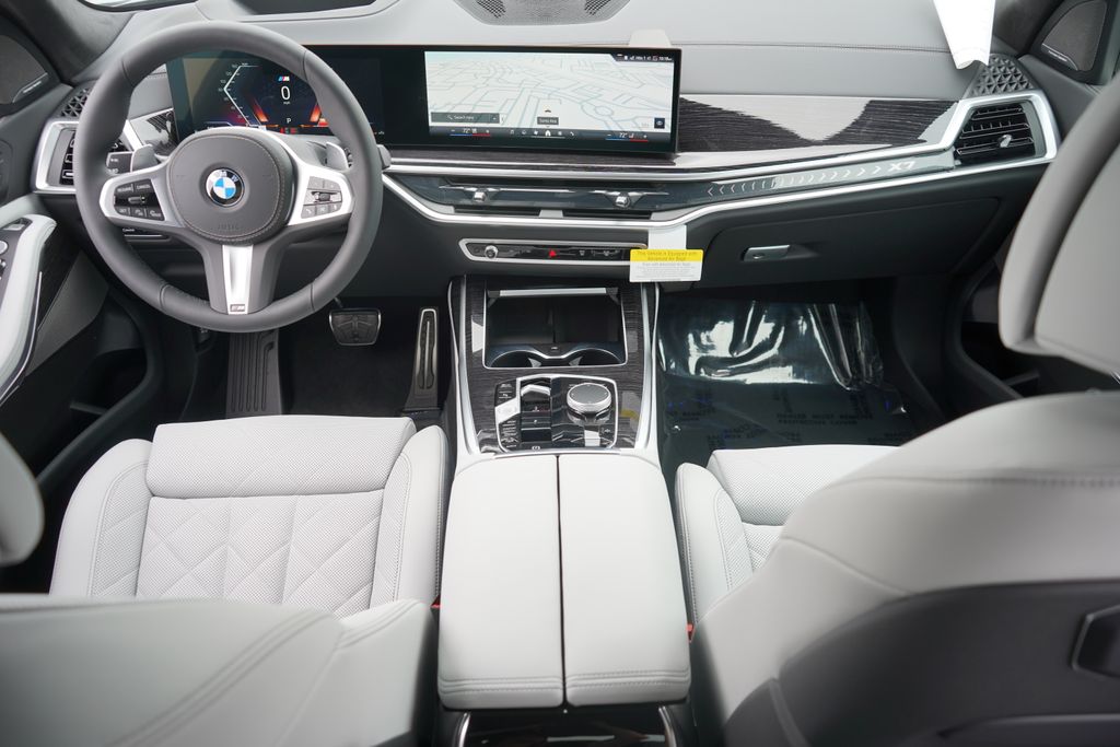 2025 BMW X7 xDrive40i 13