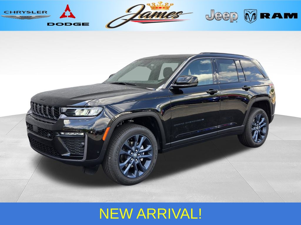 Diamond Black Crystal Pearlcoat 2026 Jeep Grand Cherokee SUV / Crossover Four-Wheel Drive 8-Speed Automatic
