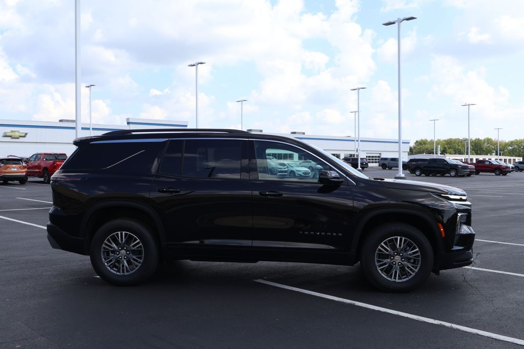 Thumbnail: 2027 Chevrolet Traverse - 9
