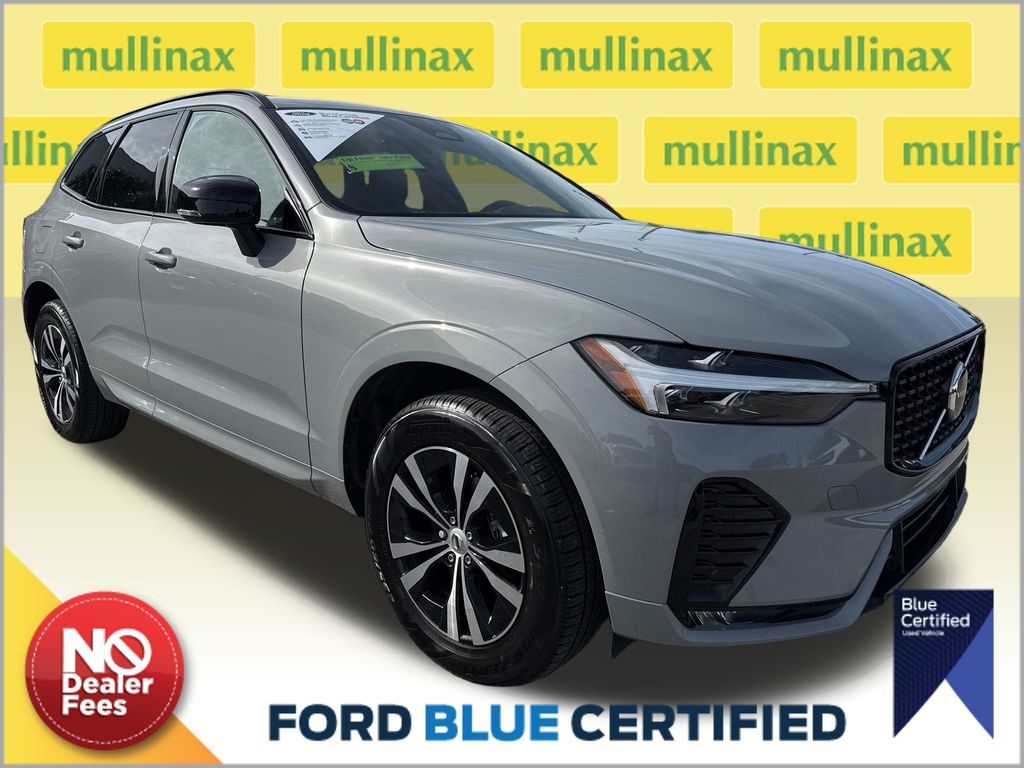 2024 Volvo XC60 Core's photo