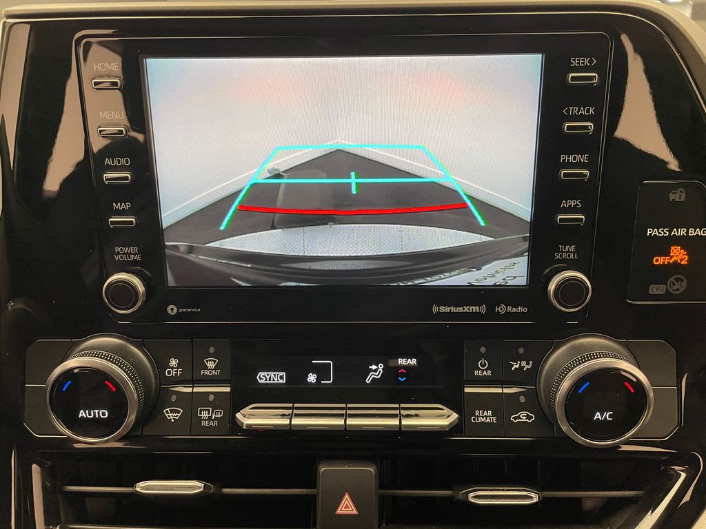 2022 Toyota Highlander LE 26