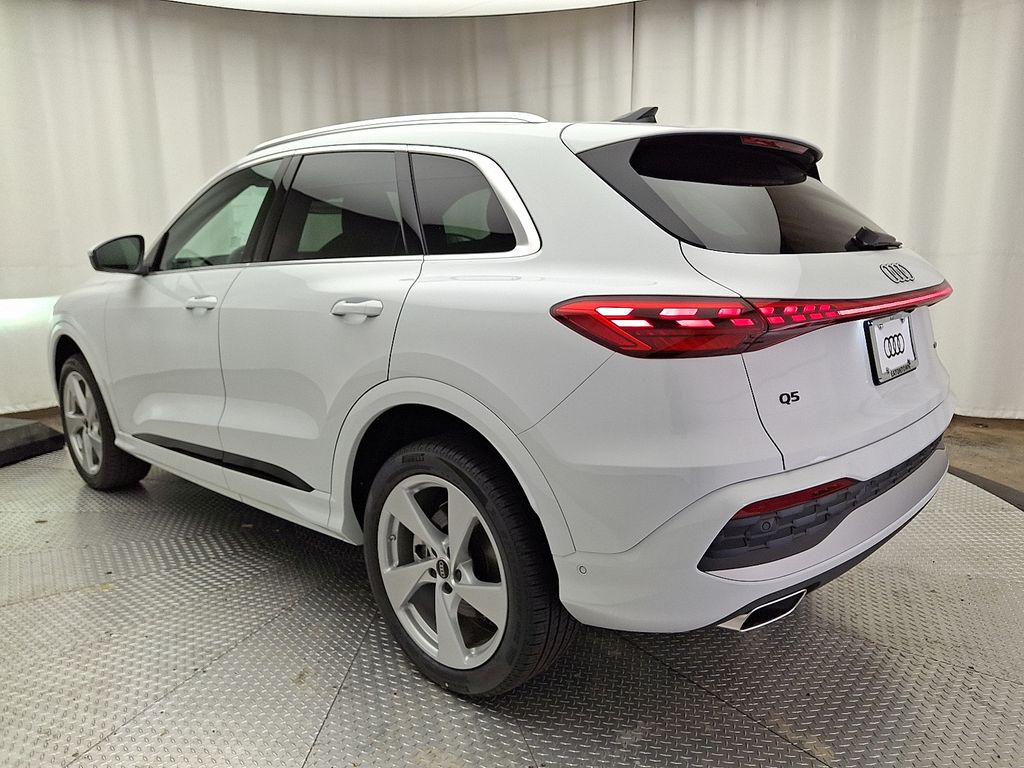 Thumbnail: 2025 Audi Q5 - 4