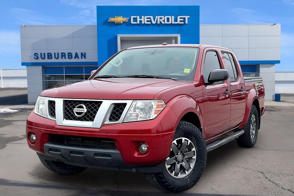 Lava Red 2018 Nissan Frontier Desert Runner Crew Cab Pickup Truck 4X2 5-Speed Automatic Overdrive