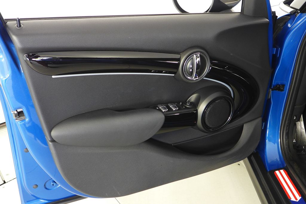 Thumbnail: 2023 MINI Cooper - 11