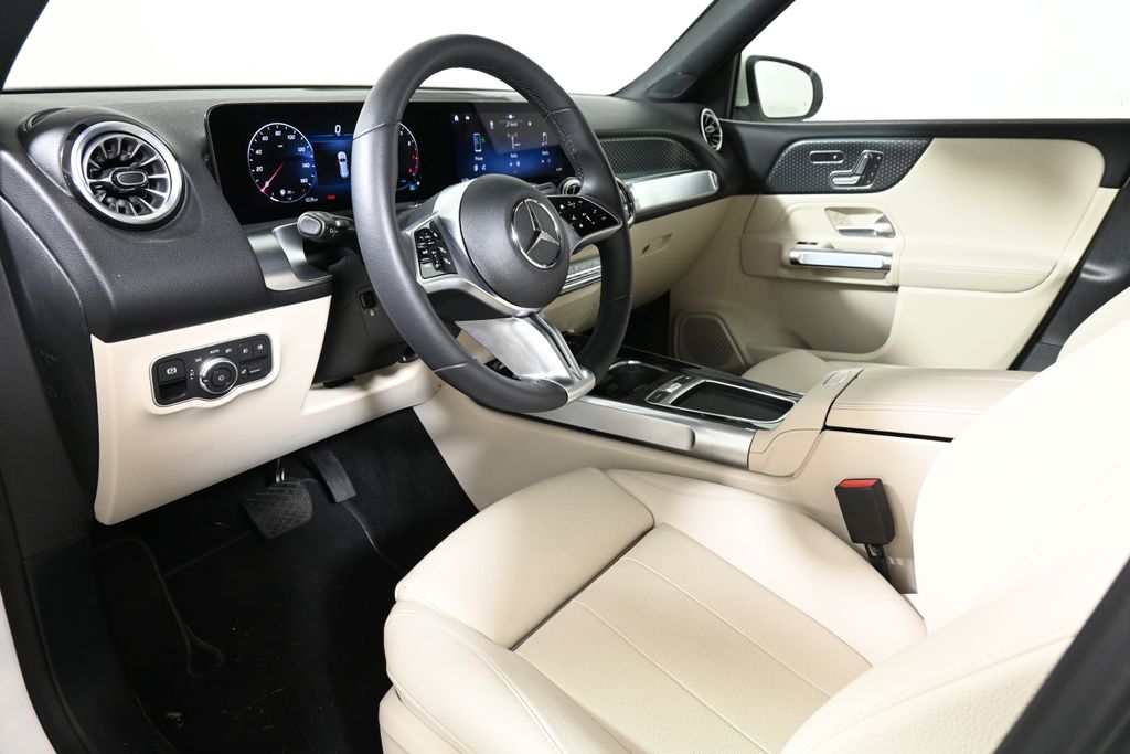 2025 Mercedes-Benz GLB 250 4