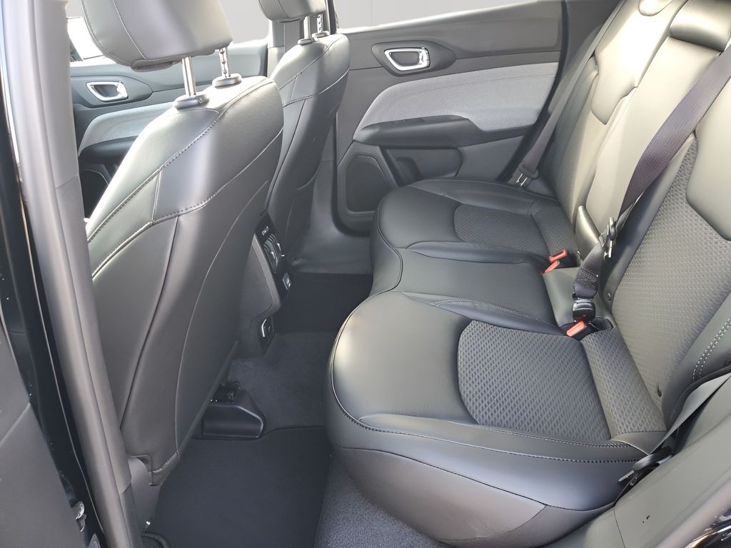 New 2026 Black Jeep Latitude image 20