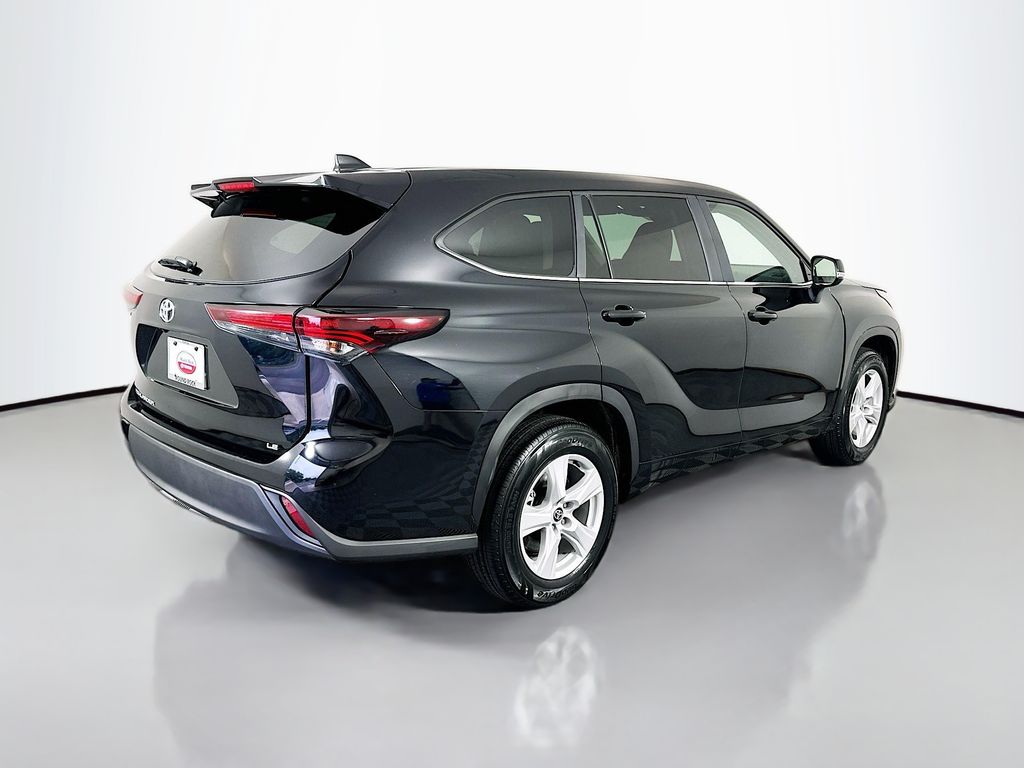 Thumbnail: 2025 Toyota Highlander - 5