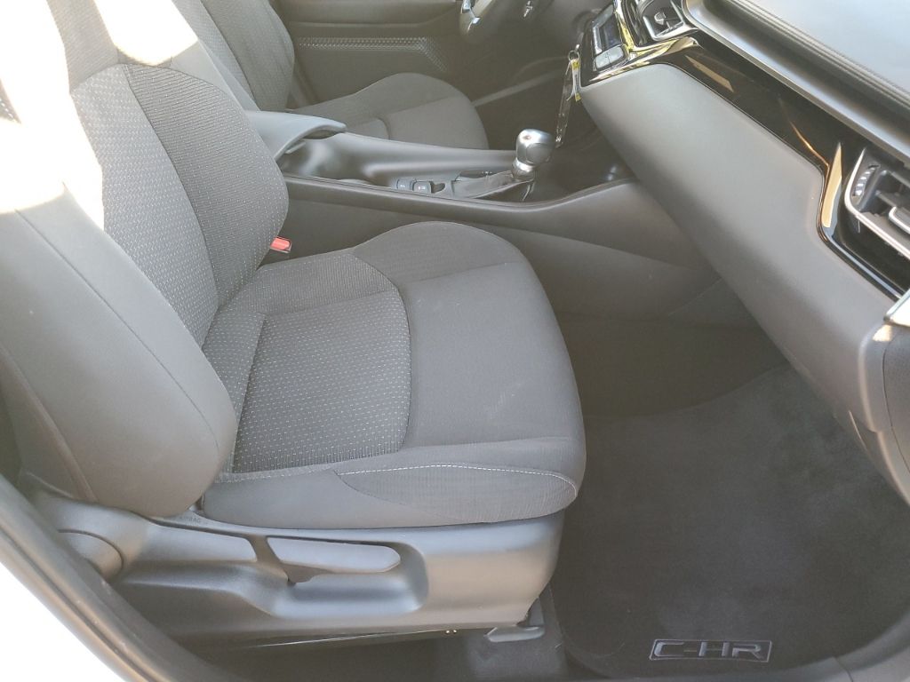 Used Car 2018 Toyota C-hr  Xle For Sale Under $20,000 In Austin, Texas