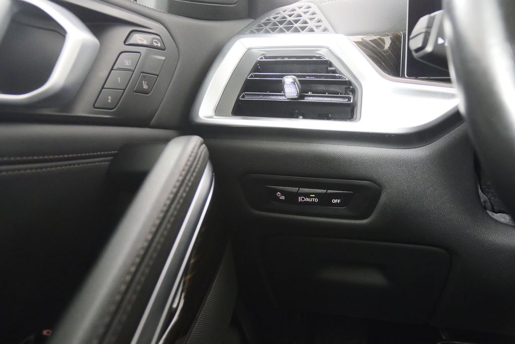 Thumbnail: 2025 BMW X6 - 19