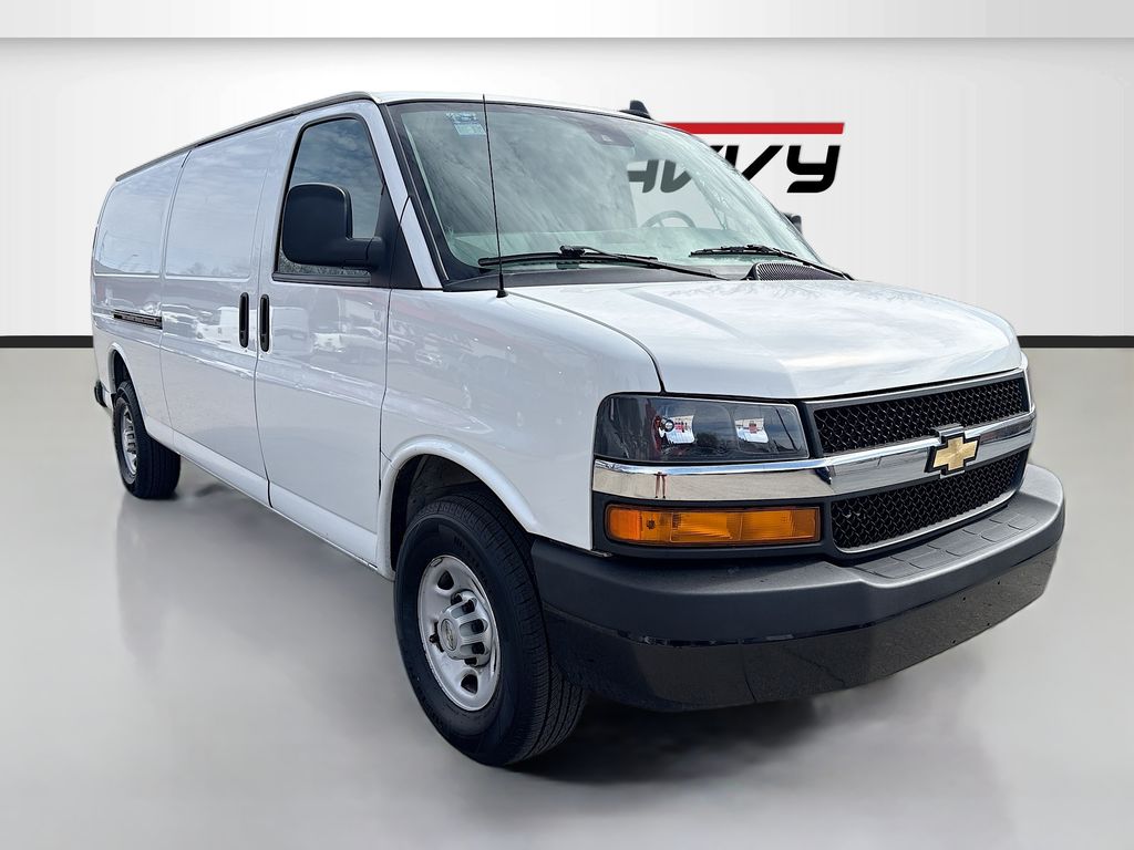 2024 Chevrolet Express 3500 Extended Work Van's photo
