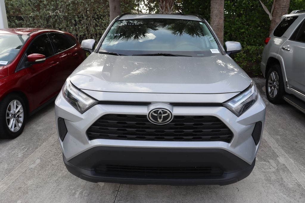 2023 Toyota RAV4 XLE 5