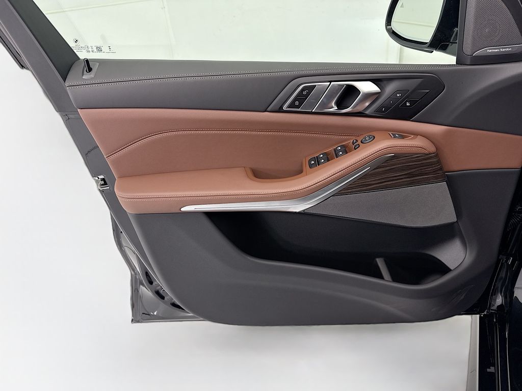 Thumbnail: 2026 BMW X5 - 23