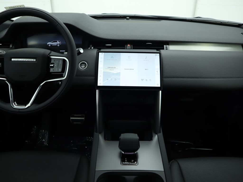 Thumbnail: 2024 Land Rover Discovery Sport - 13