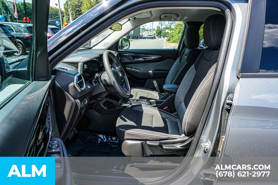 Used 2025 Gray Chevrolet LT image 18