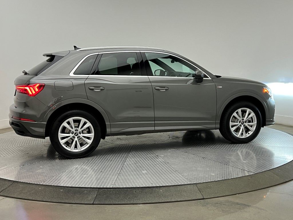 Thumbnail: 2025 Audi Q3 - 7