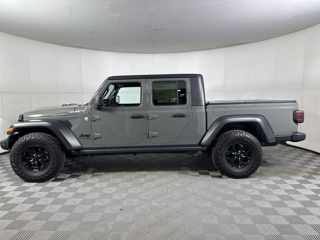 Used 2020 Gray Jeep Sport image 27